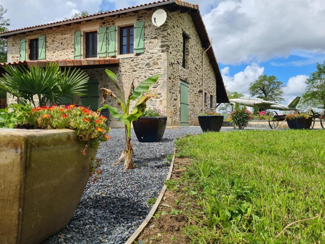 La Maison Du Lac Lavaud Saint-Quentin-sur-Charente Exterior foto